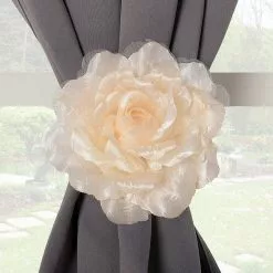 Embrasse Fleur, Beige